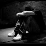 والدین چگونه باید با افسردگی نوجوانان برخورد کنند؟